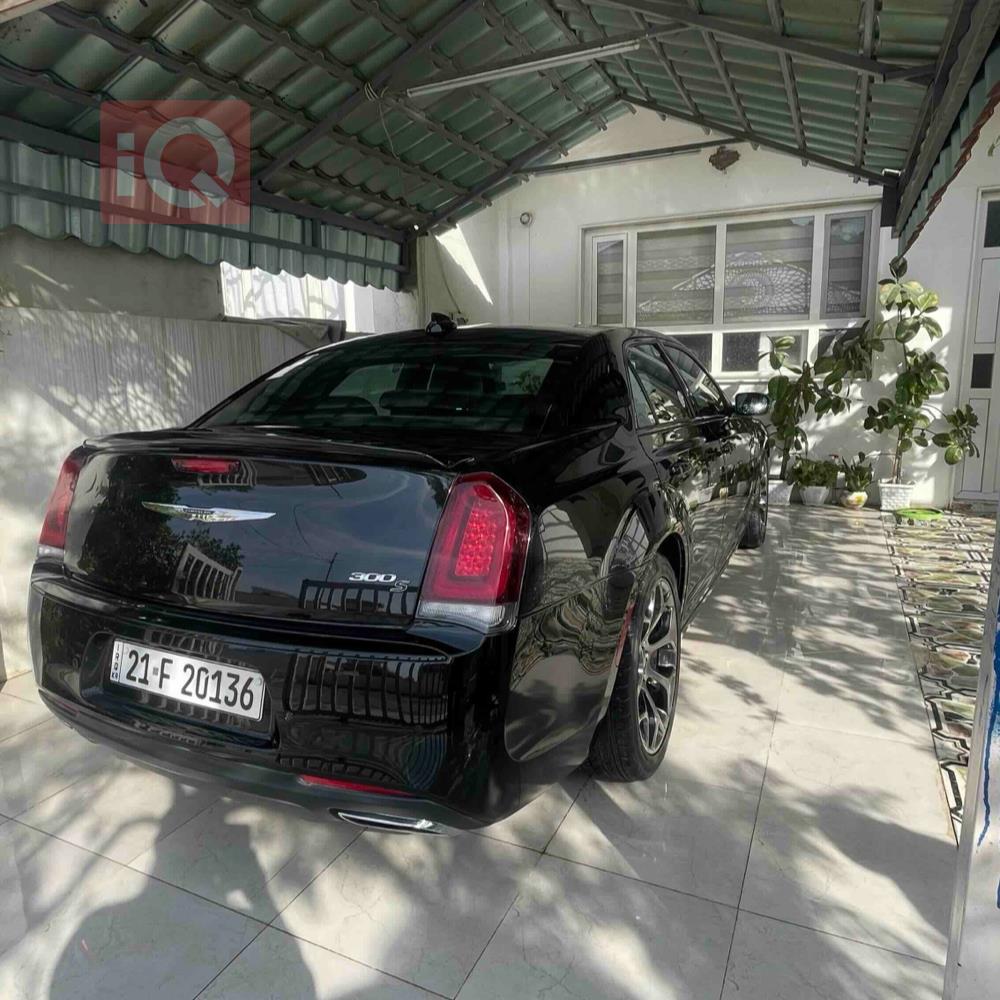 كرايسلر 300